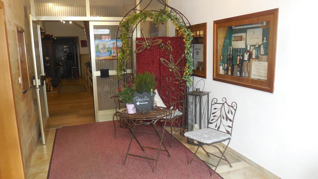 Hotel-Gasthof Wilder Mann Pfreimd Buitenkant foto