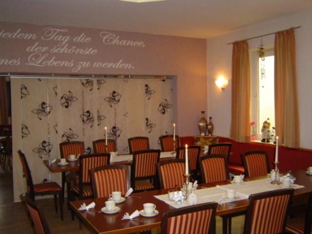 Hotel-Gasthof Wilder Mann Pfreimd Buitenkant foto